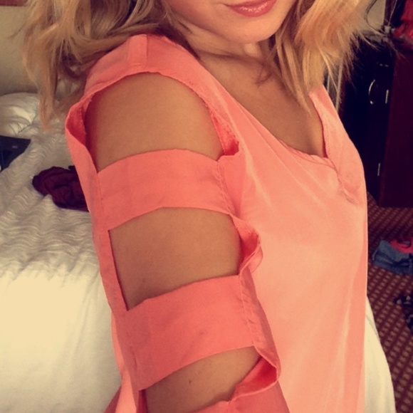 Coral in the rung dress - Picture 5 of 6